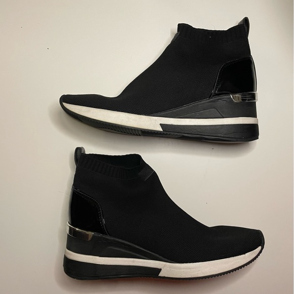 Michael Kors Running Shoes Skyler Booties - Picture 2 of 5